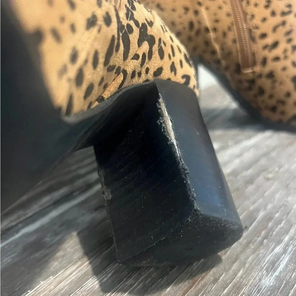 GIBSON LATIMER CHEETAH SUEDE BOOTS‎ Size 8.5 - Picture 7 of 9